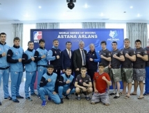 Фото с церемонии взвешивания матча плей-офф WSB «Astana Arlans» — «Patriot Boxing Team»