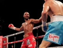 Экс-соперника Головкина похвалили за крепкий подбородок