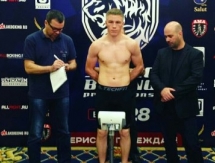 Коточигов прошел взвешивание накануне боя в России