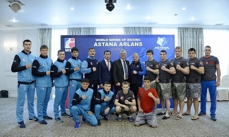 Фото с церемонии взвешивания матча плей-офф WSB «Astana Arlans» — «Patriot Boxing Team»