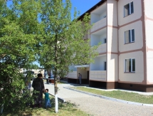 Сметов и Габидуллина получили ключи от квартир в Таразе