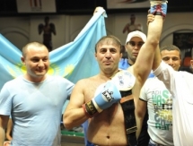 Легендарный казахстанский боец Аюпов возрождает дворовые клубы в Алматы