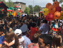 Головкин подарил землякам детскую площадку