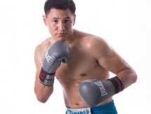 Тураров провел фотосессию перед боем в Астане