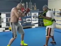 Дычко показал видео с тренировки в США