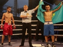 Казахстанский боксер заставил сдаться соперника после второго раунда