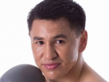 Тураров провел фотосессию перед боем в Астане