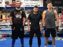 Мадиев тренируется с Головкиным и Гассиевым