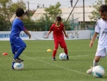 12 легенд мирового футбола будут тренировать казахстанских детей