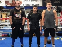 Boxingnewsresults.com: «Головкин выглядит огромным, „Канело“ ждут проблемы»