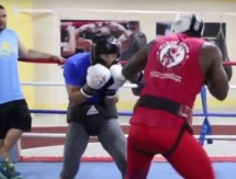 В сети появилось видео спарринга Каната Ислама перед боем в Астане