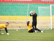 Видео около матча Премьер-Лиги «Атырау» — «Кайрат» 0:1