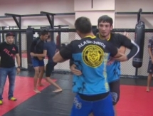 Бойцовский клуб «Alash Pride» провел мастер-класс для молодежи