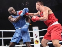 Видео двух нокдаунов и победы казахстанского супертяжеловеса на чемпионате мира-2017