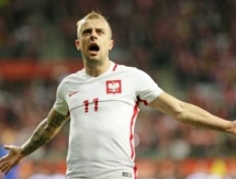 Нападающий сборной Польши ожидал, что матч с Казахстаном сложится труднее