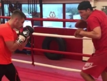 Как Барнетт тренируется перед боем с Жакияновым