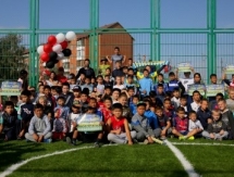 Футболисты «Астаны» приняли участие в открытии поля в поселке Промышленный
