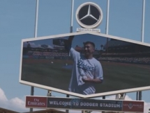 Головкин показал видео со вбрасывания на бейсбольном матче