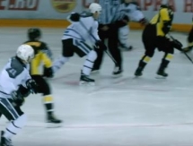 Видеообзор матча ВХЛ «Сарыарка» — «Рубин» 2:3 ОТ