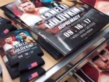 Какую атрибутику продают перед боем Головкин — Альварес