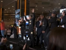 Видеосюжет о прибытии Головкина в Лас-Вегас на русском языке