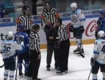 В матче «Барыс» — «Сибирь» судье разбили нос