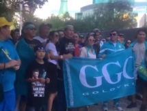 Как казахстанские болельщики распеваются перед боем Головкин — Альварес