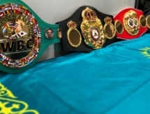 Головкин показал все свои пояса перед боем с Альваресом