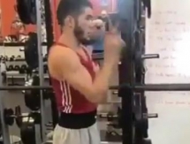 Шарибаев продолжает подготовку к октябрьскому бою в США