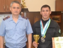 Полицейский из Алматы стал чемпионом Азии по универсальному бою