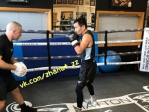 Жакиянов продолжает подготовку к объединительному бою с чемпионом IBF