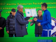 Фоторепортаж с награждения «Жетысу» золотыми медалями Первой лиги
