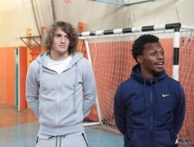 Сзоке и Айегбуси посетили Академию детского футбола «Дерби»