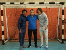 Сзоке и Айегбуси посетили Академию детского футбола «Дерби»