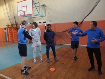 Сзоке и Айегбуси посетили Академию детского футбола «Дерби»