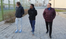 Сзоке и Айегбуси посетили Академию детского футбола «Дерби»