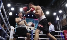 Даукенов одержал третью победу в профи