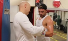 Потенциальный соперник Головкина Сондерс продолжает подготовку к защите титула