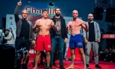 Хамитов и Куилли прошли процедуру взвешивания и дуэль взглядов