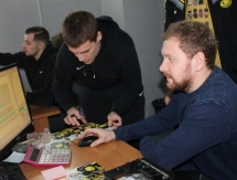 Игроки «Сарыарки» примерили на себя роль кассиров «Караганда-Арены»