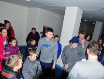 На матче «Барыса» побывали воспитанники детского дома