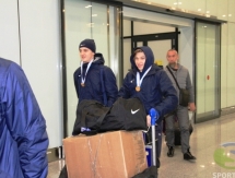 Фоторепортаж с прибытия молодежной сборной Казахстана в Астану