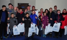 На матче «Барыса» побывали воспитанники детского дома