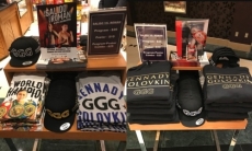 Промоутер показал, как продается атрибутика Головкина перед боем Салидо — Роман