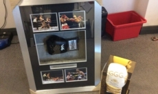 Британский промоутер похвастался купленной именной перчаткой Головкина