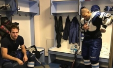 Фото Доуса и Вея из раздевалки перед финалом Матча звезд в Астане