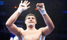 Бывший боксер «Astana Arlans» досрочно победил в андеркарде полуфинального поединка Всемирной боксёрской суперсерии