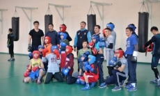 Боксеры «Астана Арланс» провели тренировку с юными спортсменами из Щучинска