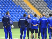 Фоторепортаж с первой тренировки сборной Казахстана под руководством Станимира Стоилова