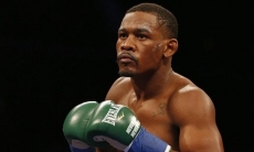 Елеусинов дебютирует в профи в андекардах Джейкобса и Джошуа